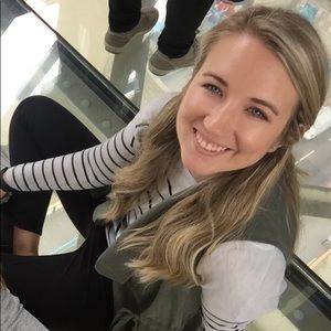 Meet your Posher, Kayla